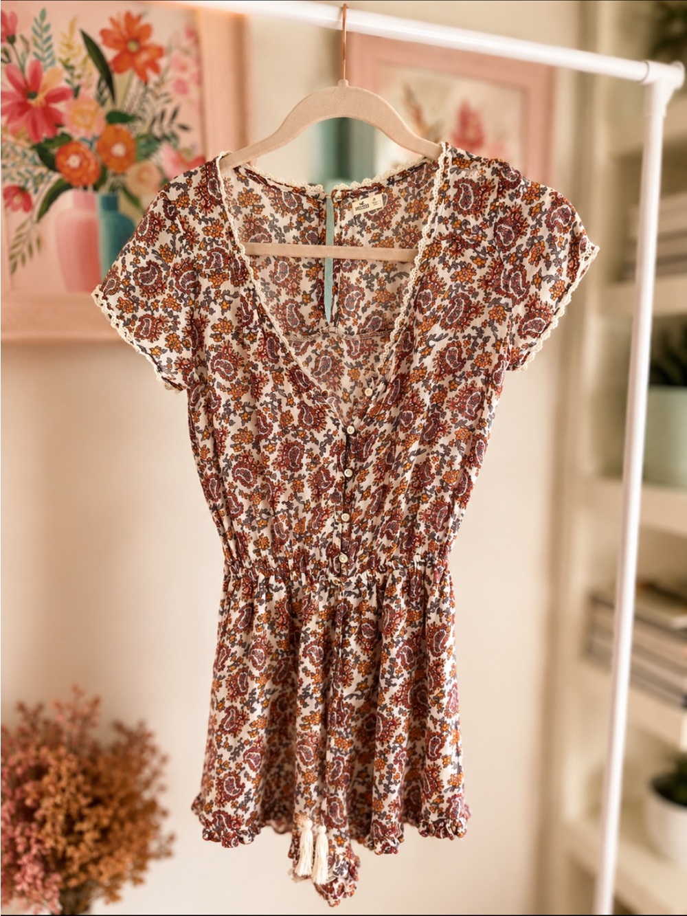 Hollister Floral Paisley Short Sleeve V-Neck romper in Cream and Rust